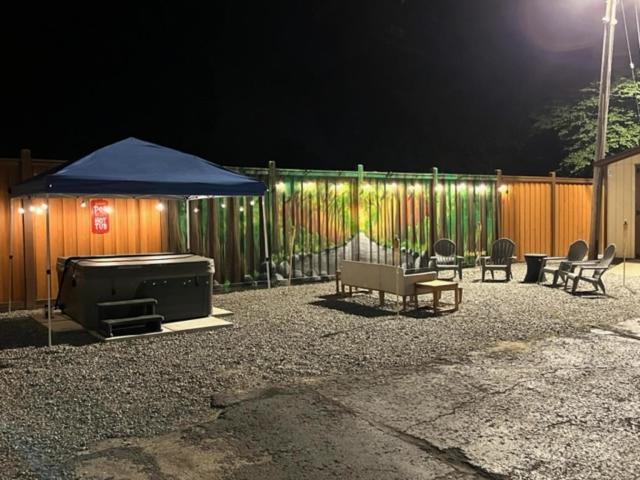 Benton Motel Екстериор снимка